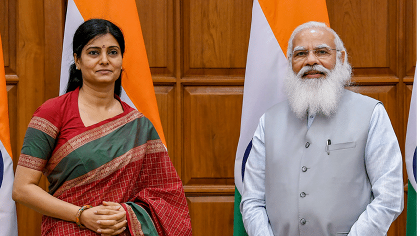Nirmala Sitharaman, Meenakshi Lekhi