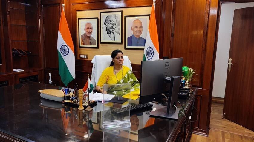 Nirmala Sitharaman, Meenakshi Lekhi