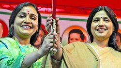 परिवार में सबसे ज्यादा गुस्सा करती हैं डिंपल यादव – अर्पणा यादव ने बताई थी यह बात, कहा था – मुझे नहीं आता था डेबिट कार्ड यूज करना