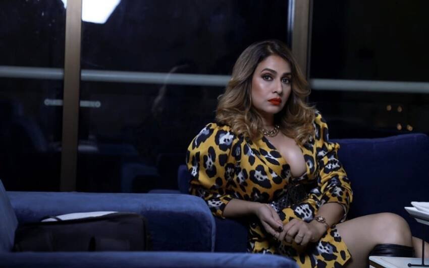 पाखी हेगड़े भोजपुरी फिल्मों में बहुत कम ही नजर आती हैं। दरअसल, वे एक्टिंग के अलावा बतौर प्रोड्यूसर और फायनेंस के क्षेत्र में कदम रख चुकी हैं। पाखी शादीशुदा हैं और उनका पति से तलाक हो चुका है और वे दो बच्चों की मां हैं। अपने दो बच्चों के साथ पाखी मुंबई में रहती हैं।