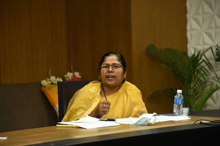 Nirmala Sitharaman, Meenakshi Lekhi