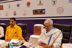 मंदिर में अभद्रता का वीडियो वायरल होने के बाद बीजेपी सांसद के खिलाफ FIR