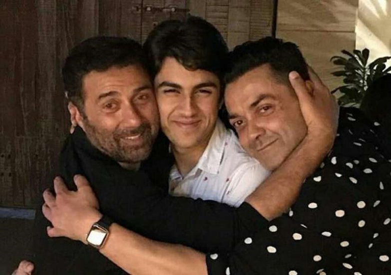 फोटोज: सोशल मीडिया