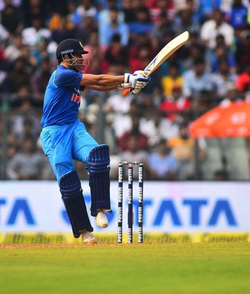 MS Dhoni, Shahid Afridi