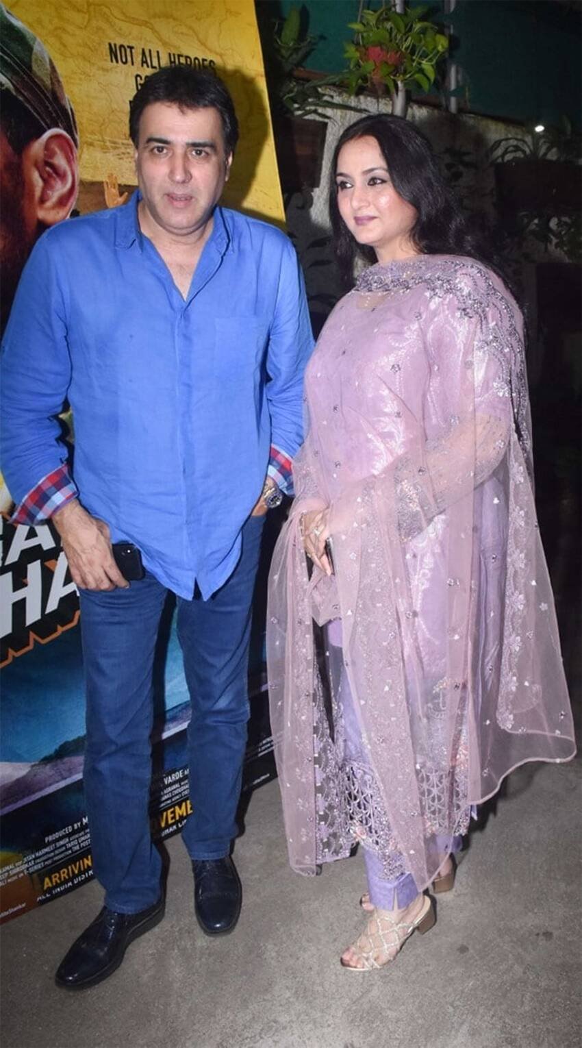 फराह ने पहली ही नहीं , दूसरी शादी भी फराह ने हिंदू से ही की। फराह ने पहले विंदू दारा सिंह से शादी की थी। तलाक के बाद फराह ने दूसरी शादी सुमित सिंघल से की है। ( हिंदू से की है मुस्लिम एक्टर्स की बहनों ने शादी, तीनों खान की सिस्टर्स ने मैरिज के बाद बदल लिया अपना धर्म )