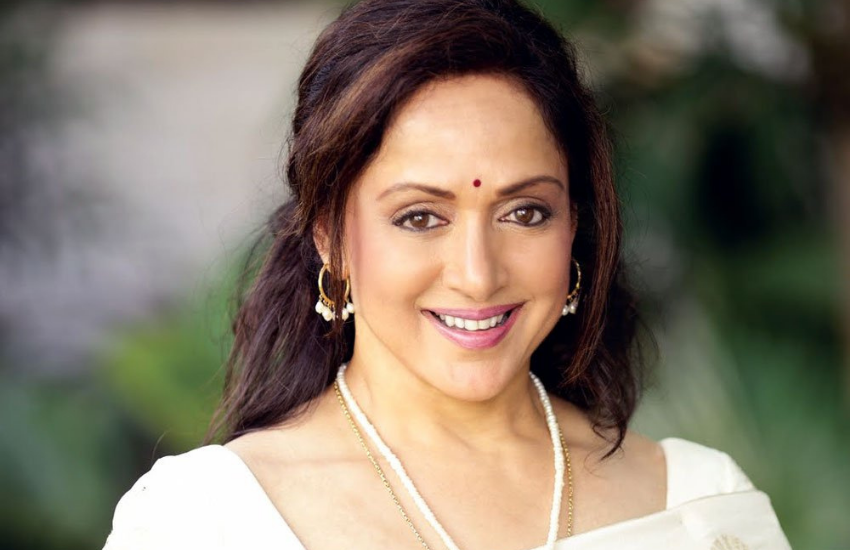 हेमा मालिनी और धर्मेंद्र की जोड़ी पर्दे पर भले ही सुपरहिट थी और दर्शन उन्हें साथ देखना चाहते थे, लेकिन हेमा की मां को धर्मेंद बिलकुल पसंद नहीं थे। इसे भी पढ़ें - जब धर्मेंद्र ने सवालों से घबरा कर पूछा था ये मैथ्स का पर्चा क्यों थमा दिया