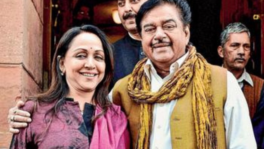 बीजेपी छोड़ने के बाद भी शत्रुघ्न सिन्हा के संबंध हेमा से खराब नहीं हुए, बल्कि दोनों अब भी साथ नजर आते हैं।