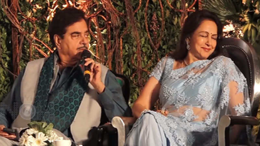 बीबीसी के साथ बातचीत में हेमा मालिनी से उनके साथा शत्रुघ्न के बीजेपी से निकाले जाने पर जब सवाल हुआ तो वह तुंरत बोल उठीं कि शत्रुघ्न सिन्हा को बीजेपी ने नहीं निकाला था।
