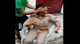 Lucknow, Woman cop attacked, Aliganj attack, UP police, Lewd remarks