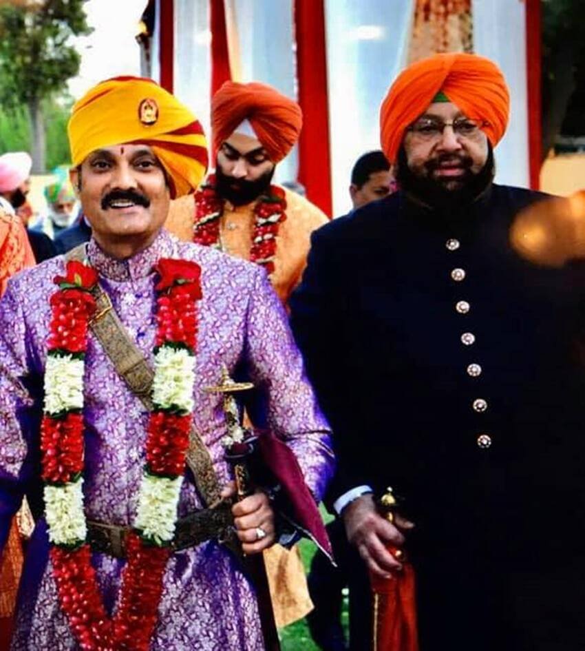 राजनीति से इतर ज्योतिरादित्य के बहनोई विक्रमादित्य होटल व्यवसायी भी हैं। चित्रांगदा के पति ने अमेरिका से पढ़कर लौटने के बाद से ही इस प्रोफेशन में उतर गए थे। कांगड़ा का मशहूर तारागढ़ रिजॉर्ट माधवराव सिंधिया के दामाद का ही है। (यह भी पढ़ें: 12वीं पास हैं ज्योतिरादित्य की सबसे छोटी बुआ, जानिए कितनी संपत्ति की मालकिन हैं यशोधरा राजे )