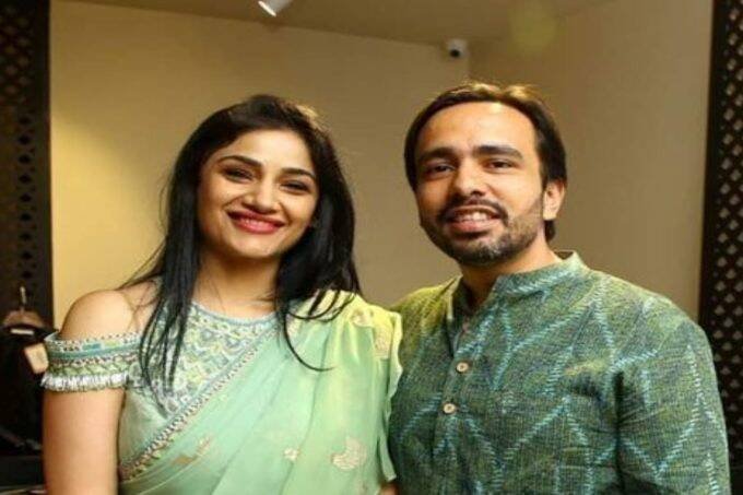 Jayant Chaudhary, Charu Chaudhary