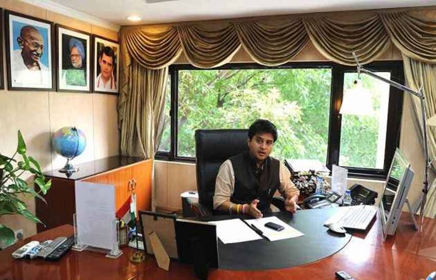 माधवराव के निधन के बाद भी यह बंगला उनके परिवार के पास ही रहा। ज्योतिरादित्य सिंधिया 2019 तक इस बंगले में रहे। गुना लोकसभा सीट हारने के बाद उन्हें ये बंगला खाली करना पड़ा था। (यह भी पढ़ें: ज्योतिरादित्य के पास करीब 400 करोड़ की संपत्ति, पत्नी ने लिये हैं मां से 50 हजार रुपए उधार )