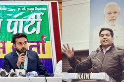 हमारा एक 500 पर भारी हैं- बोले मुस्लिम पैनलिस्ट, बीजेपी नेता का पलटवार – उछलो मत बेटा, कागज है?