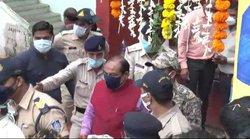 ज्योतिरादित्य सिंधिया के आशीर्वाद यात्रा में बीजेपी नेता के साथ मंच पर बदसलूकी, वीडियो वायरल