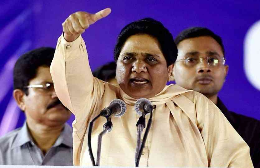 मायावती यूपी की चार बार मुख्यमंत्री रह चुकी हैं। कभी बीजेपी तो कभी सपा के साथ मिलकर बसपा ने यूपी में सरकार बनाई थी, लेकिन मायावती की बीजेपी के साथ गठबंधन वाली की सरकार लंबी नहीं चल सकी थी और इसका बदला उन्होंने अटल बिहारी वाजपेयी से लिया था। कैसे आइए बताएं।