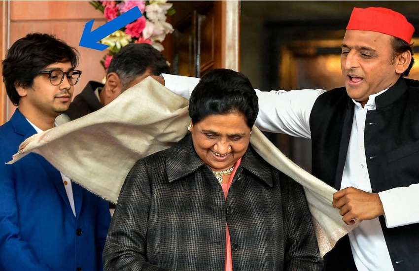 बसपा में आकाश आनंद एंट्री ने कई सवाल खड़े किए हैं। लेकिन इससे पहले यह जान लें कि आकाश की एंट्री बसपा में अचानक नहीं हुई थी। मायावती ने वर्ष 2017 में उत्तर प्रदेश विधानसभा चुनाव हारने के बाद सहारनपुर की रैली में सुनियोजित तरीके से उनको लॉन्च किया था।