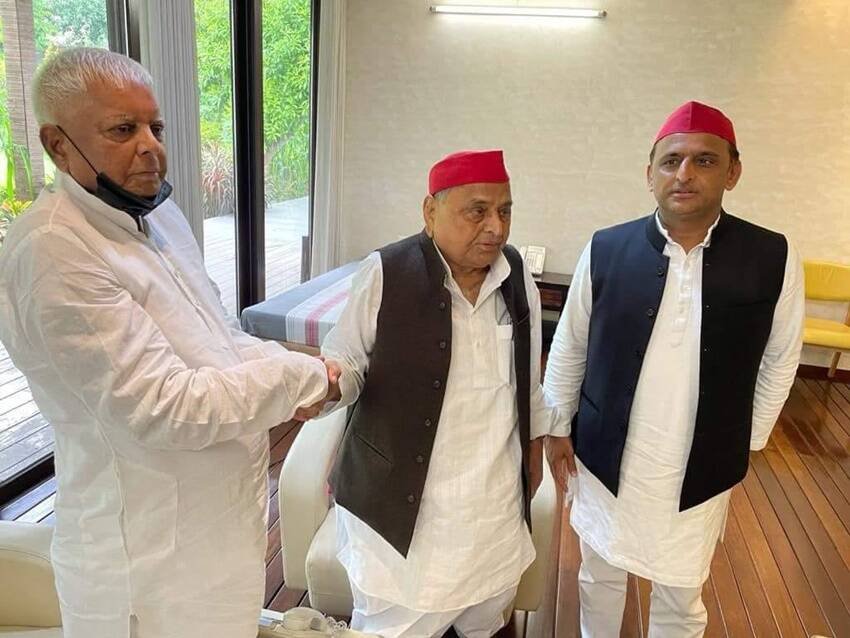 Dimple Yadav, Akhilesh Yadav SP, Mulayam Singh second wife