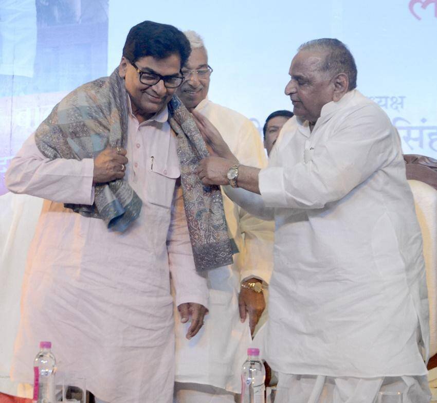 Dimple Yadav, Akhilesh Yadav SP, Mulayam Singh second wife