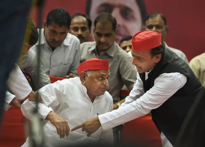 Dimple Yadav, Akhilesh Yadav SP, Mulayam Singh second wife