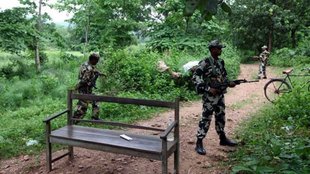 Jharkhand, Former BJP MLA, Attacked by Naxalites, Escaped to the police station, Two soldiers killed, Chopped by throat