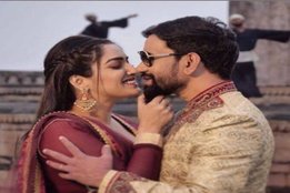 nirahua, amrapali dubey, dinesh lal yadav