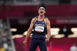 ओलंपिकः तकिए के बगल में मेडल रखकर नीरज चोपड़ा ने ली नींद, बोले- सो भी नहीं पाया