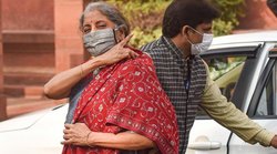 कांग्रेस को ही क्यों नहीं सौंप देते सत्ता – निर्मला सीतारमण बोली महंगे तेल के लिए यूपीए सरकार जिम्मेदार तो आने लगे ऐसे कमेंट