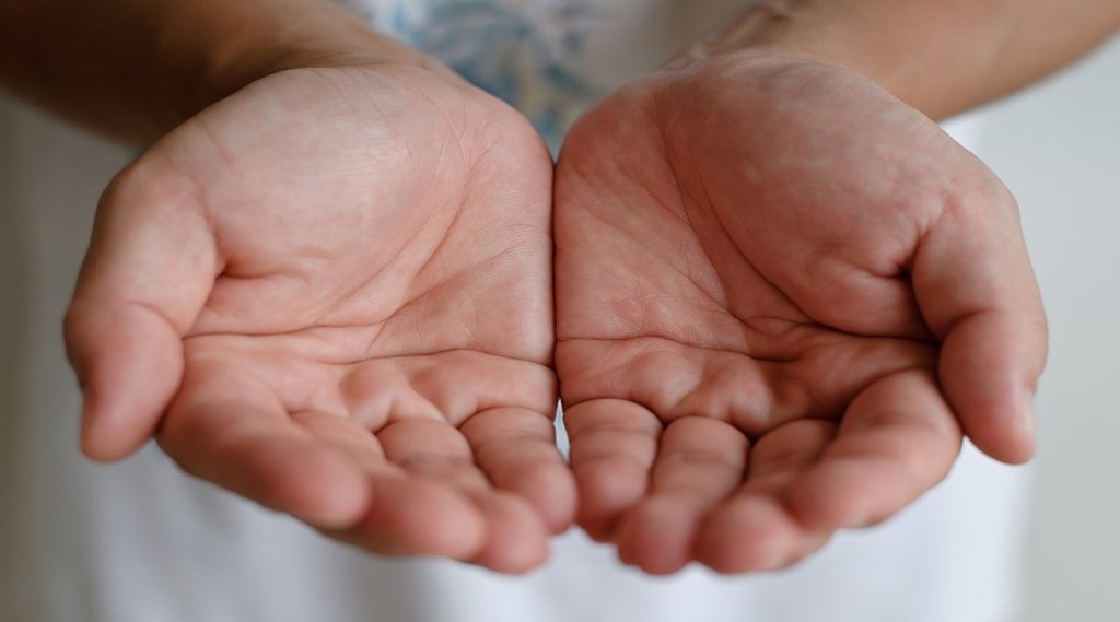 palmistry, palm reading, lucky line in hand, luck line prediction, palm astrology,