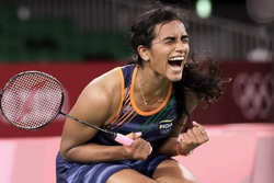 पीवी सिंधू की जीत पर बोले अनुराग ठाकुर- बेटी बचाओ-बेटी पढ़ाओ अच्छा काम कर रही, हुए ट्रोल