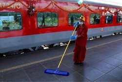 Indian Railways 50 हजार युवाओं को देगा मुफ्त ट्रेनिंग, जानिए- आप कैसे हो सकते हैं Rail Kaushal Vikas Yojana में शामिल?