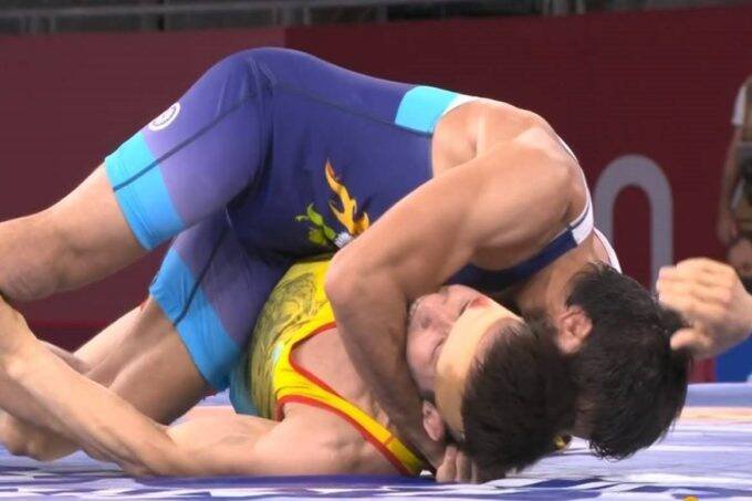 Ravi Dahiya, Ravi Dahiya injury, Ravi Dahiya bite mark, Ravi Dahiya vs Nurislam Sanayev, ravi dahiya tokyo olympics, jansatta