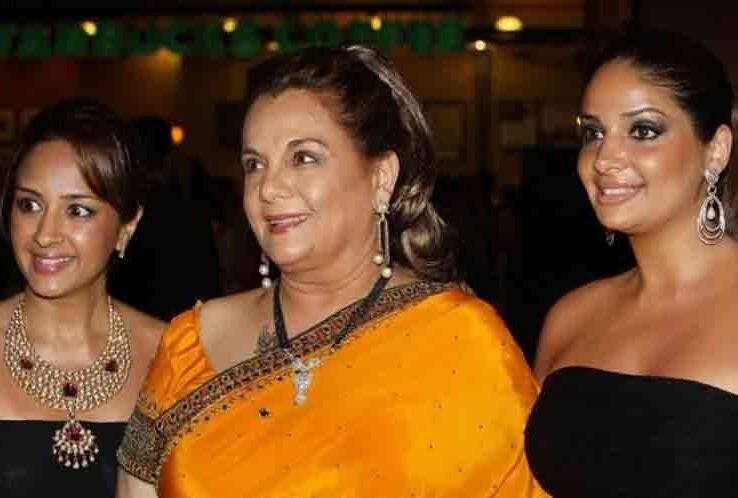 मुमताज की बड़ी बेटी नताशा बेहद बोल्ड एंड ब्यूटीफुल हैं। हालांकि, वह लाइमलाइट से हमेशा दूर रहना ही पसंद करती हैं।( इन दो हिंदू बहनों ने चुना था मुस्लिम जीवनसाथी , पहली का हुआ तलाक तो दूसरी पर लगा दोस्त का पति छीनने का आरोप )