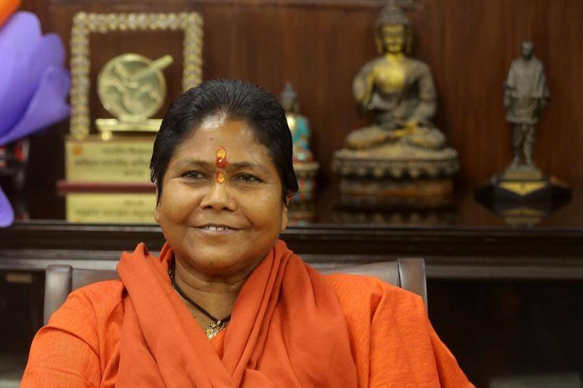 Nirmala Sitharaman, Meenakshi Lekhi