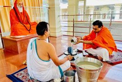 संबित पात्रा ने शेयर की महादेव की पूजा करते तस्वीरें, लोग देने लगे तरह-तरह का ज्ञान