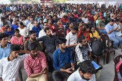 Sarkari Naukri-Result 2021 LIVE Updates: शिक्षा, स्वास्थ्य, सेना, पुलिस और प्रशासन समेत इन विभागों में निकली हैं सरकारी नौकरी