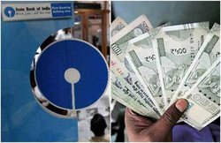 एसबीआई ने की ऑफर्स की बारिश, जानि‍ए बैंक की ओर से किस तरह हुई घोषणाएं