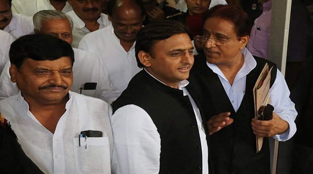 शिवपाल यादव और अखिलेश यादव। तस्वीर 2016 की है। एक्सप्रेस आर्काइव