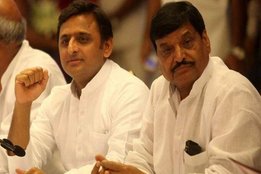 Shivpal Yadav, Akhilesh Yadav