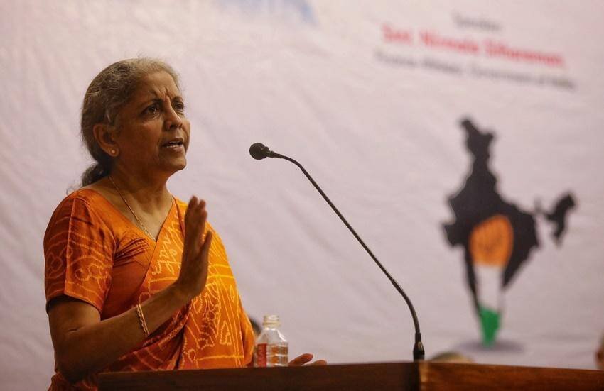 Nirmala Sitharaman, Meenakshi Lekhi