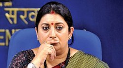 राहुल गांधी का नाम लेकर पत्रकार ने पूछा सवाल तो स्मृति ईरानी ने ऐसे उड़ाया मजाक, फिर कहा – पढ़ते वो नहीं और सवाल आप मुझसे पूछ रहे