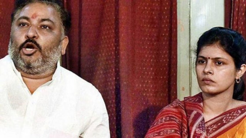 Mulayam Singh Yadav, Akhilesh Yadav