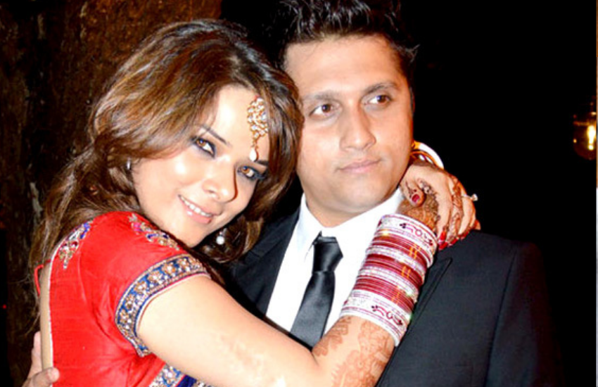 'जहर' फिल्म के निर्देशक मोहित सूरी के साथ काम करते हुए उदिता उनके प्यार में पड़ गई थीं और 9 साल तक डेटिंग के बाद 2013 में उन्होंने मोहित से शादी कर ली थी। दोनों के एक बेटा और एक बेटी है। ( ‘काम मांगा तो भेज दिया था सेक्स वीडियो’, सलमान खान के शो बिग बॉस की कंटेस्टेंट ने डायरेक्टर पर लगाया था आरोप )