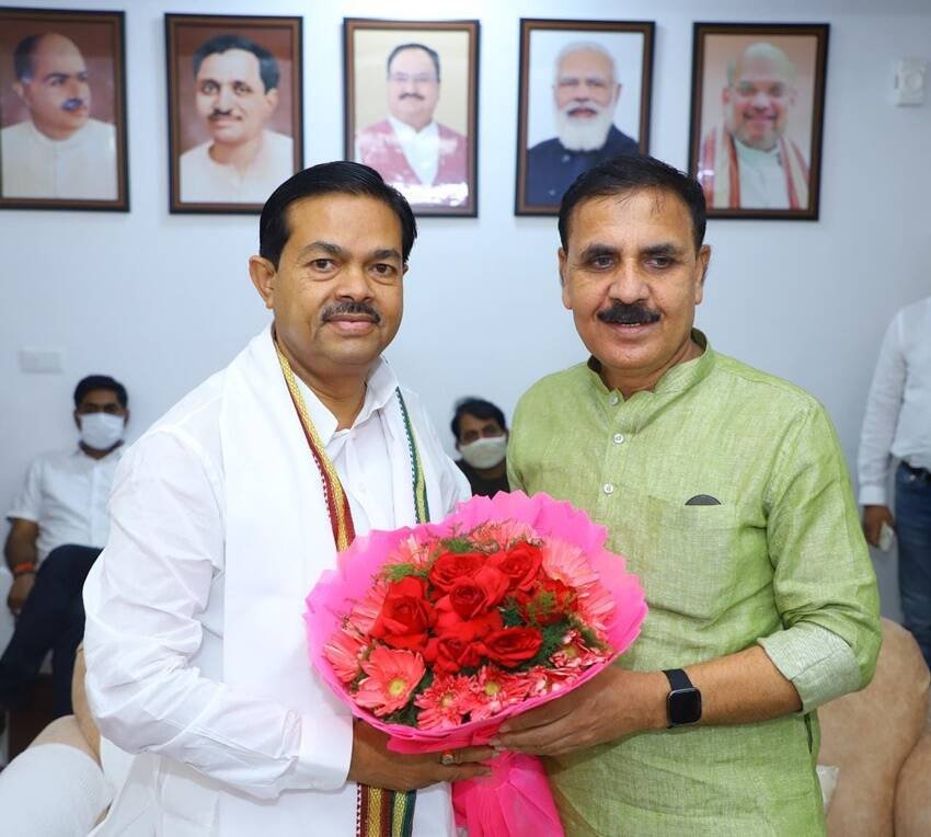 SP Baghel, Vinod Kumar Sonkar