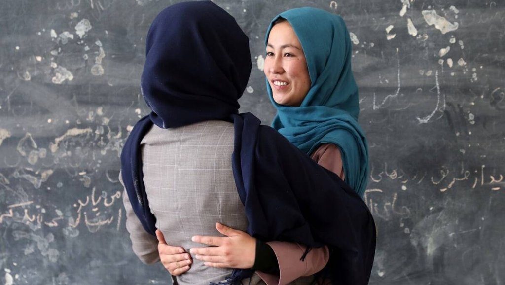 अपने अधिकारों को लेकर चिंतित अफगानी महिलाएं। फाइल फोटो।