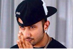 क्या वाहियातपन फैला रखा है? जब सुधीर चौधरी ने हनी सिंह से किया सवाल, हंसते हुए दिया था ऐसा&nbsp;ज़वाब