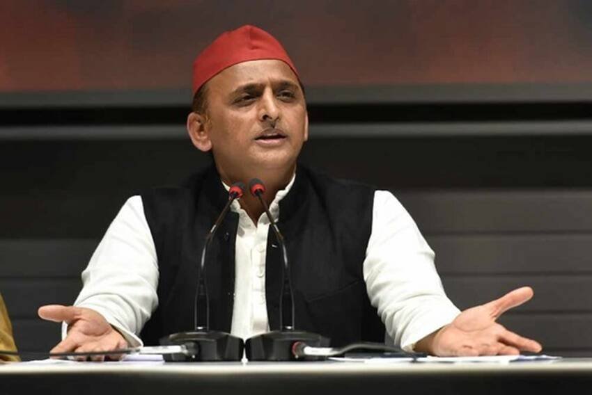 अखिलेश ने कहा था कि, 'थोड़ी देर के लिए ये सब देखना तो ठीक है लेकिन देर रात तक डिंपल ओटीटी प्लेटफॉर्म पर लगी रहती हैं। ये एक एडिक्शन है और इसलिए मुझे चिढ़ होती है।' (यह भी पढ़ें: डिंपल यादव से साधना गुप्ता तक, करोड़ों की मालकिन हैं मुलायम परिवार की ये बहुएं, जानिए कहां से होती है कमाई )