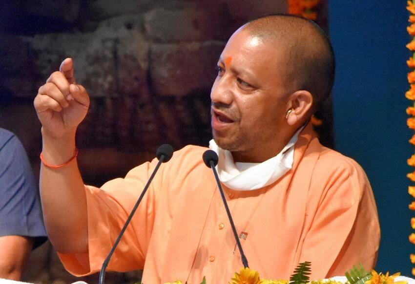 Akhilesh yadav, Yogi Adityanath