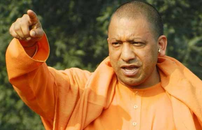 योगी आदित्यनाथ संसद में कांग्रेस पर सामाजिक दायित्व के नाम पर खिलड़वाड़ करने का आरोप लगाया था।(‘रेनकोट पहनकर नहाने की कला डॉक्टर साबह से सीखें’, पीएम नरेंद्र मोदी ने जब कांग्रेस पर कसा था तंज )