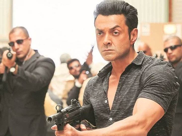 दरअसल, बॉबी की फिल्म पर काम करने के दौरान शेखर को ‘बैंडिट क्वीन’ फिल्म डायरेक्ट करने का मौका मिल गया। शेखर को लगा कि इस फिल्म से उनकी हॉलीवुड की राह खुल जाएगी और वह बॉबी की फिल्म की शूटिग रोक दिए।