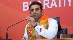 घर का ‘पीकदान’ हो गई है कांग्रेस पार्टी – बोले गौरव भाटिया, कहा – खंडहर में ईंट नहीं है और सिद्धू जी कह रहे हैं मैं ईंट से ईंट बजा दूंगा